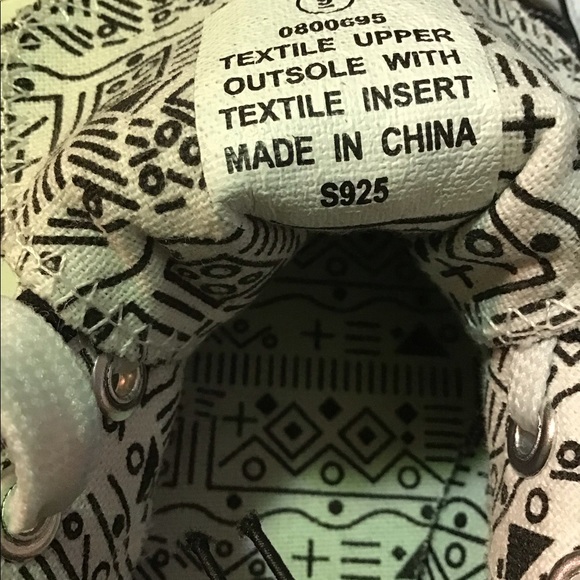 Black Size 9 Convas Sneaker Rhinestone Designs - Picture 5 of 5